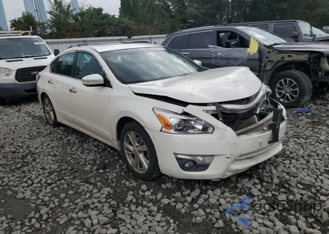 2015 Nissan Altima 2.5 z USA, uszkodzony, nr VIN 1N4AL3AP7FC581115